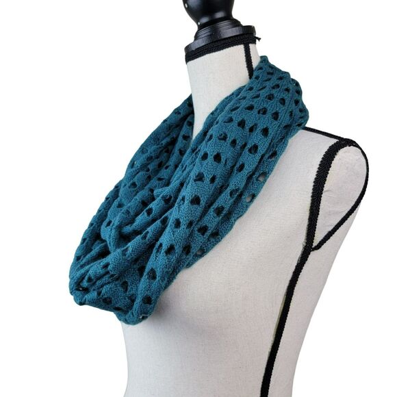 Green Infinity Scarf Sweater Knit 60x16 Fall Winter Lightweight Soft Minimalist - Picture 2 of 4